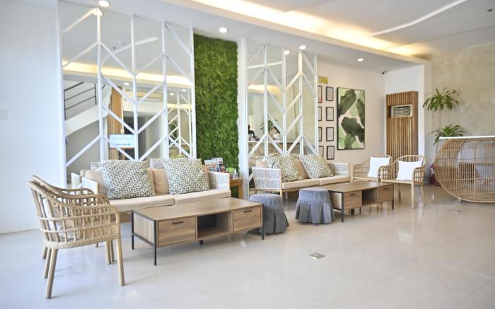 Holiday Suites