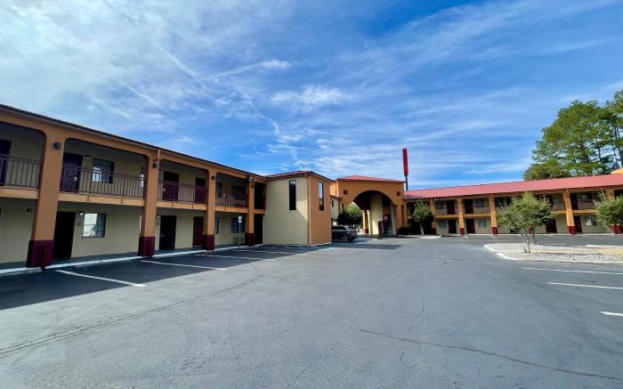 Red Roof Inn & Suites Jackson - Richland