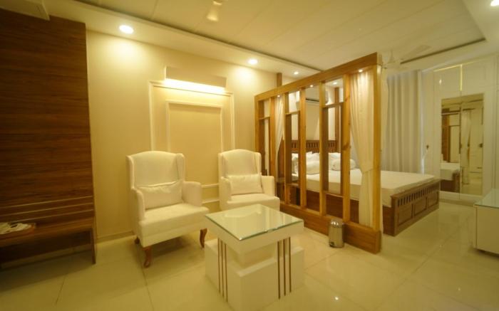 MYST ANTIQUE ROYAL SUITE