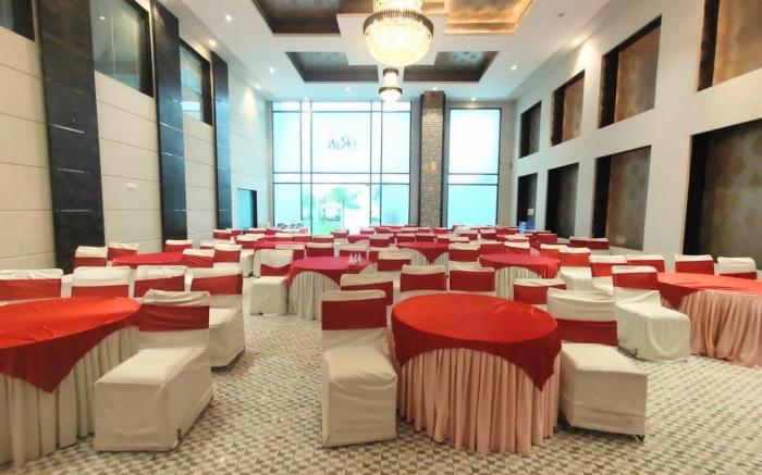 Rudraksh Hotel & Resort