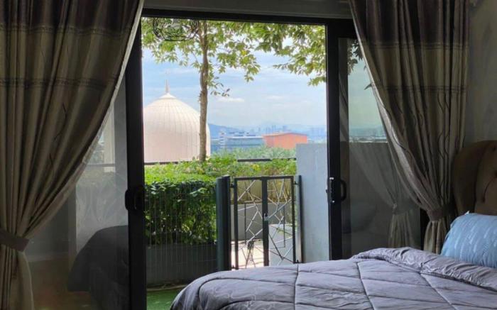 Orak Villa Homestay at Suria Residence
