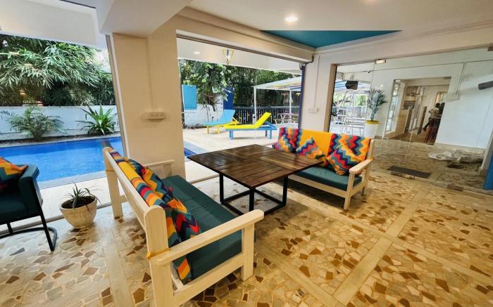 goSTOPS PLUS Goa, Vagator