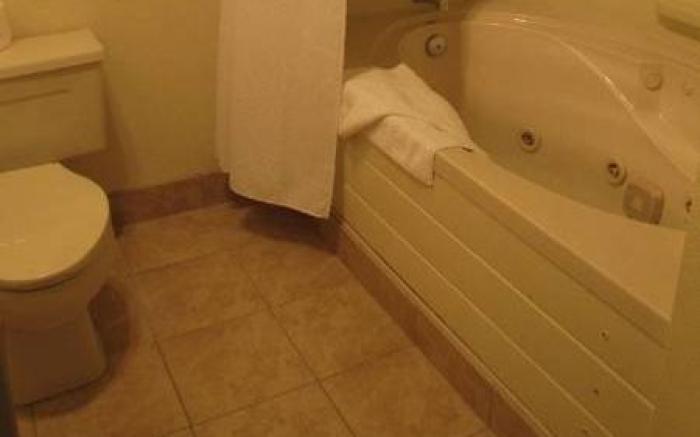 Clarion Inn Surfrider Resort