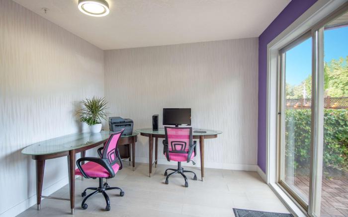 Coast Parksville Hotel