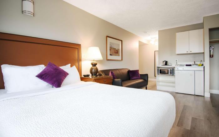 Coast Parksville Hotel