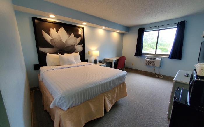 Coastal Inn & Suites