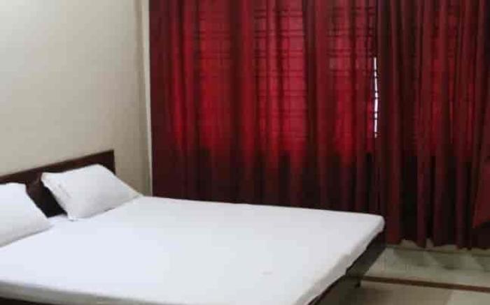 ASHISH TOURIST HOME