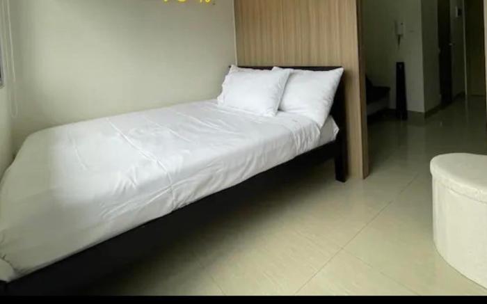 SHORE RESIDENCES CONDOTEL STAYCATION MALL OF ASIA
