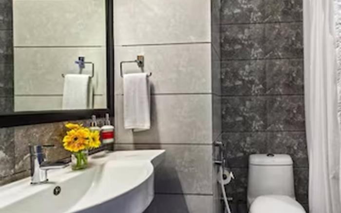 Super Hotel O by OYO Vhyom Sky Palace