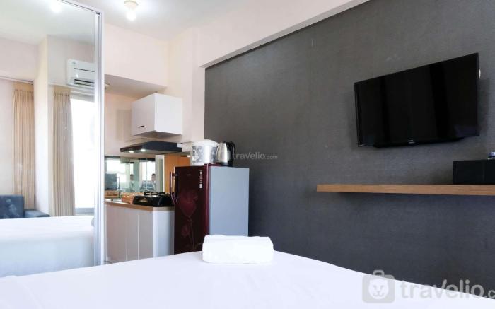 Best Cozy Studio at Puncak Kertajaya By Travelio