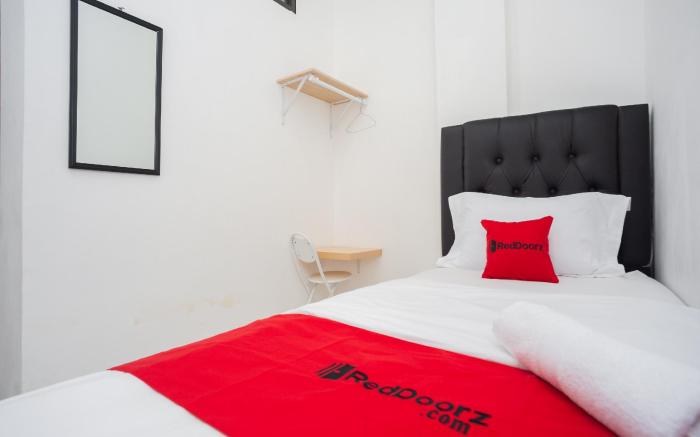 RedDoorz @ Jalan Bangau Palembang