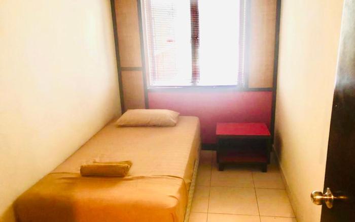 THREE ROOM APARTMENT WITH GARDEN VIEW