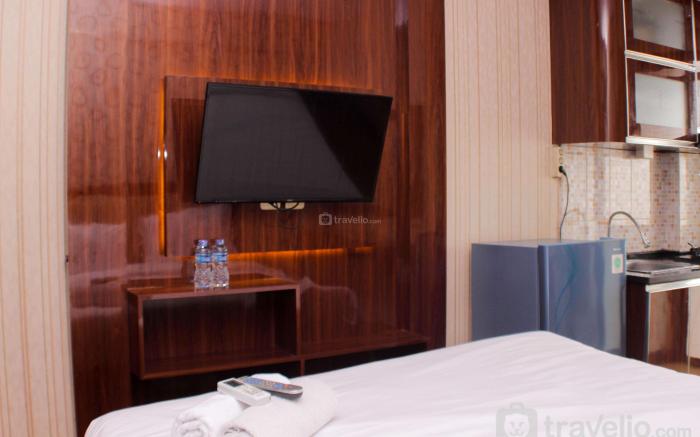 Cozy Studio Lagoon Bekasi Town Square By Travelio