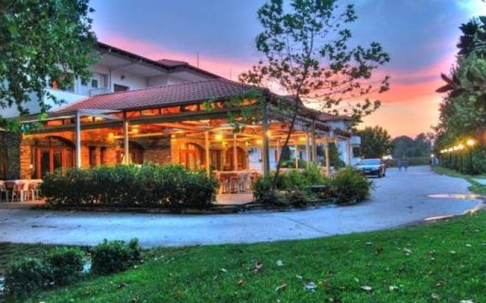 Yannis Hotel