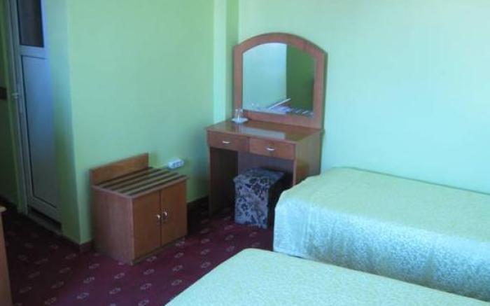 Yunus Hotel