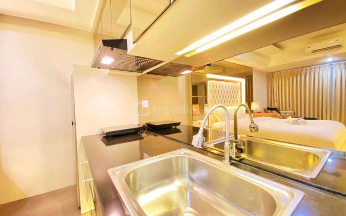 Cozy Studio Room Tamansari La Grande By Travelio