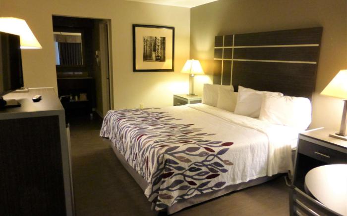 Red Roof Inn Columbia, TN