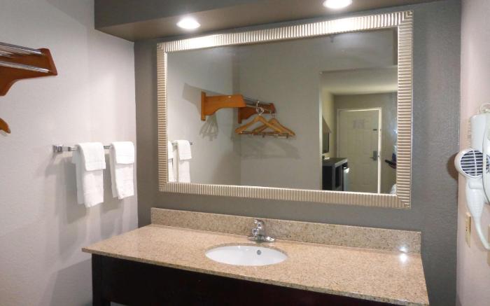 Red Roof Inn Columbia, TN