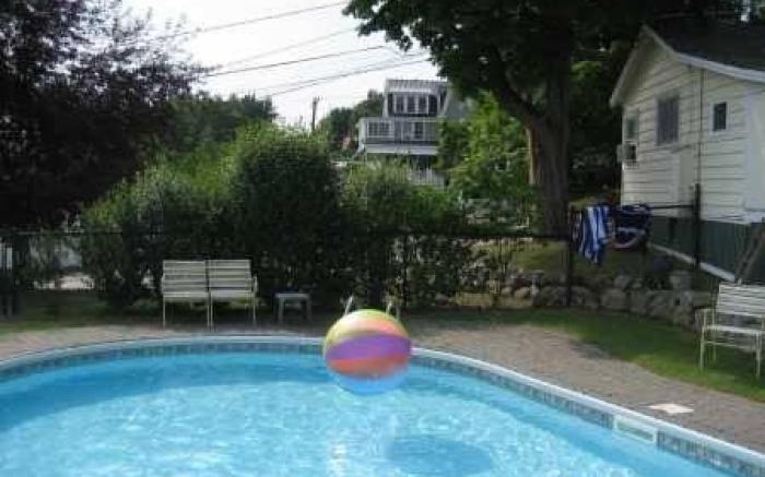 The Lakeview Inn & Cottages