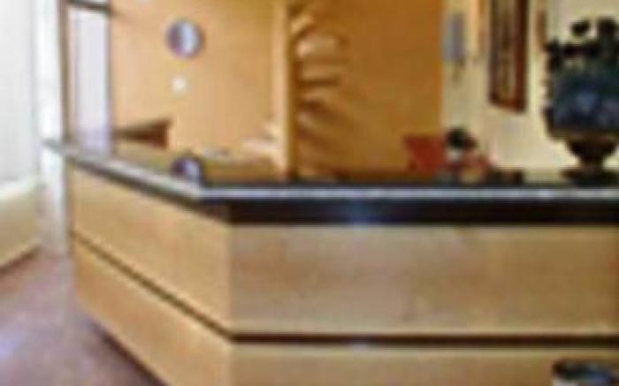 Crystal Apart Hotel