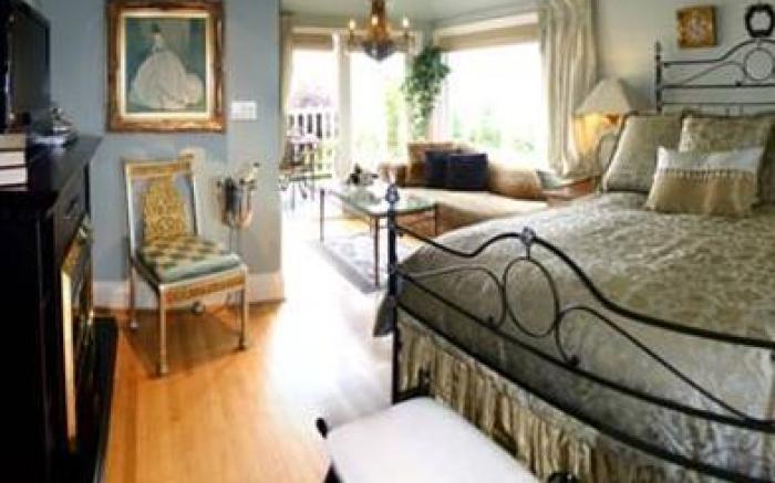 Crystal's View Bed & Breakfast