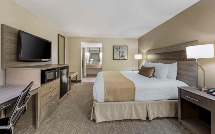 Best Western Plus Executive Inn