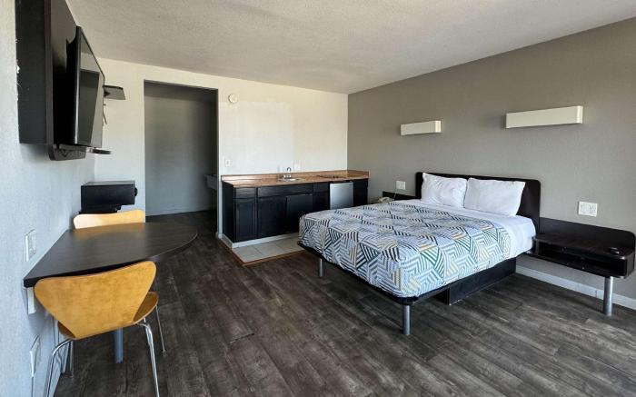 Motel 6 Delano, CA