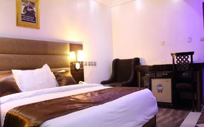 E-Suites Hotel 