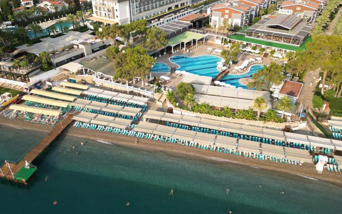 Crystal Aura Beach Resort & Spa - All Inclusive