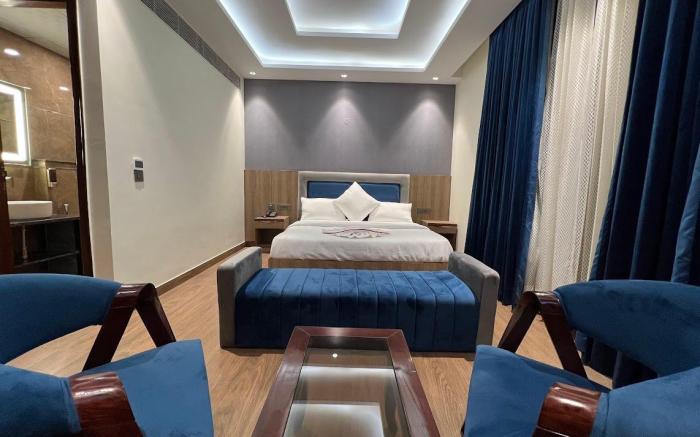 Lime Tree Hotel and Banquet Greater Noida 