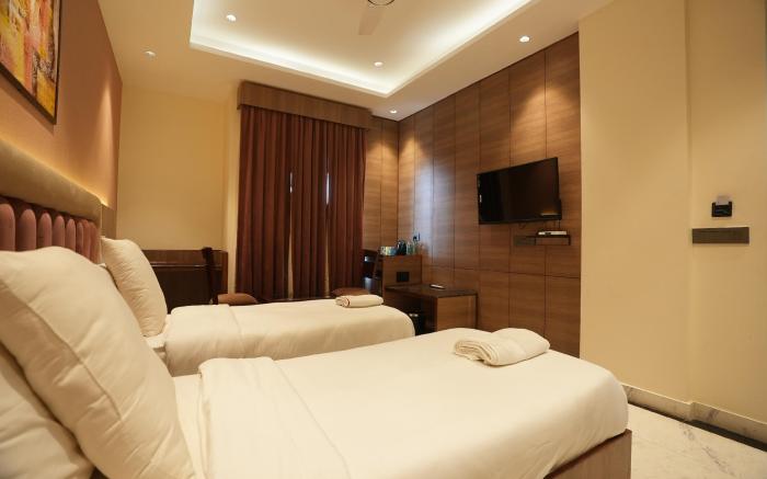 Lime Tree Hotel and Banquet Greater Noida 