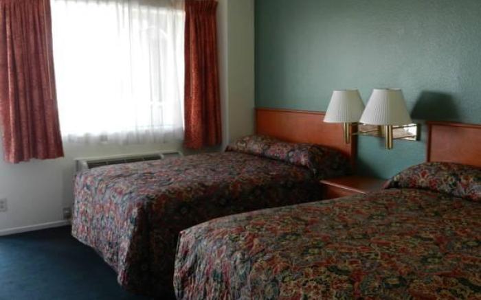Simply Home Inn & Suites - Riverside