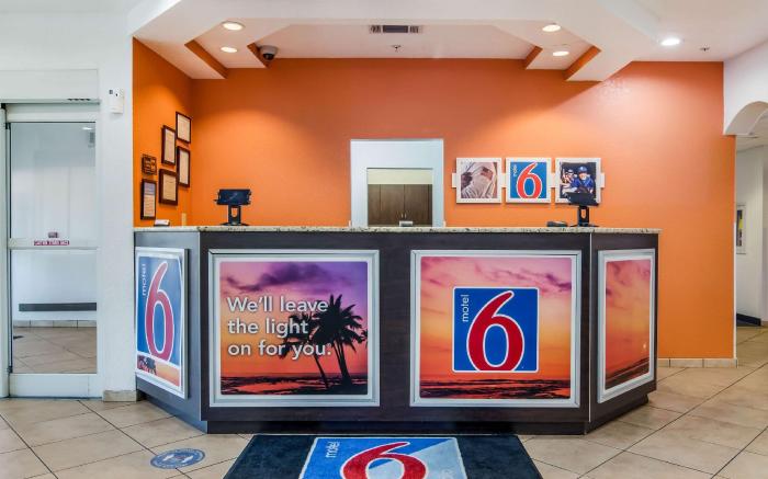 Motel 6 Canton, GA