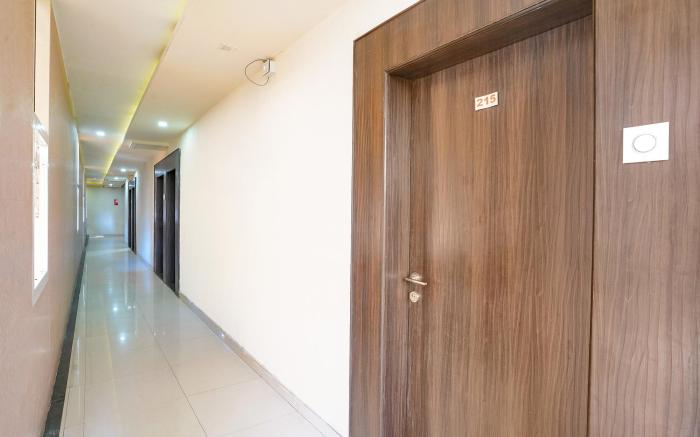 FabHotel Regent Inn - Nr. SkyWalk Bridge