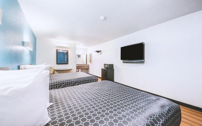 Blue Way Inn & Suites By Jasper Beeville
