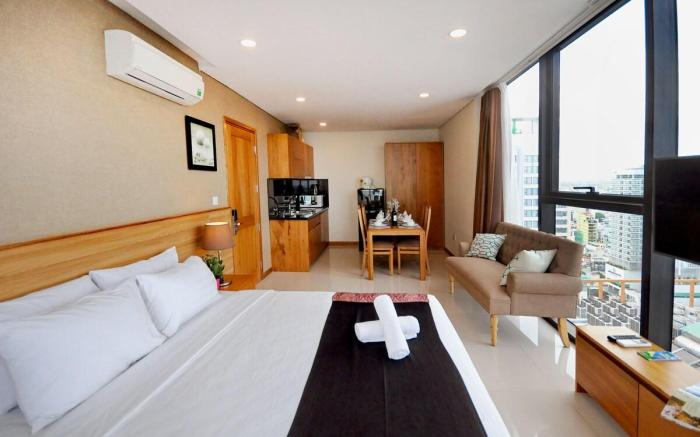 Amazing ocean view 2 bedroom apartment in Maple