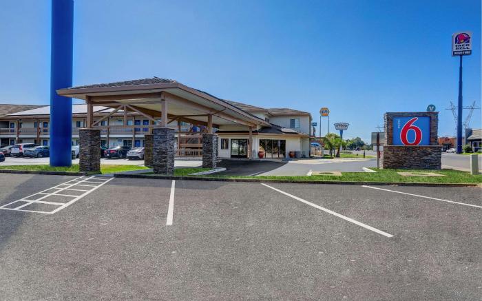 Motel 6 Anderson, CA - Redding Airport