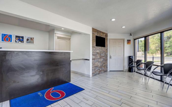 Motel 6 Anderson, CA - Redding Airport