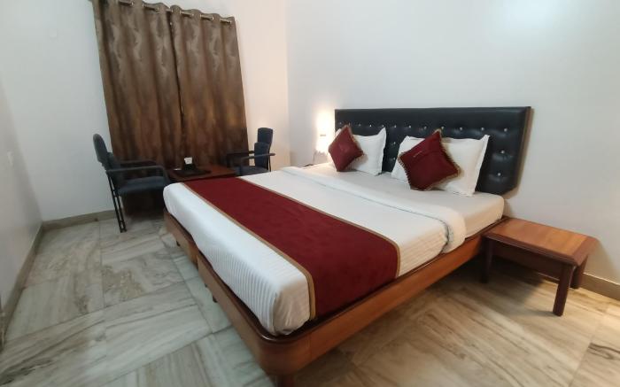 Raja Hotel Kalyan