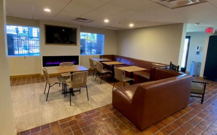 La Quinta Inn & Suites by Wyndham Tempe University / Phoenix
