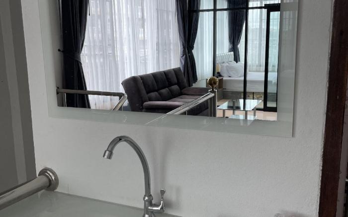 Service Apartment in the City Center, Tourist Attraction, Vip203