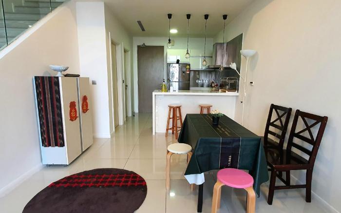 Designer Duplex with Lake View, M City