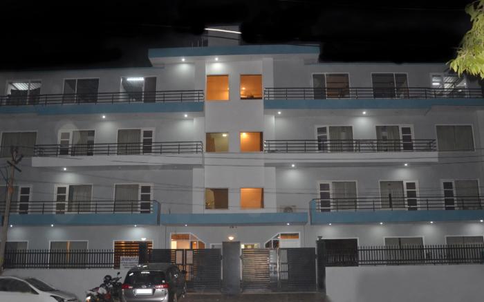 Hotel The Luxem