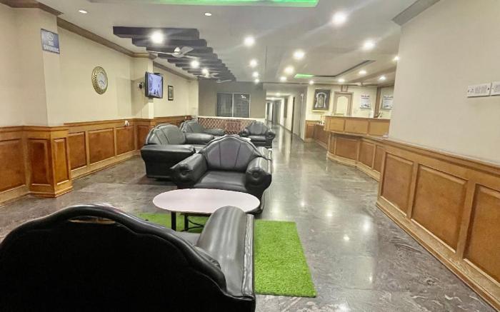 AKG LODGE
