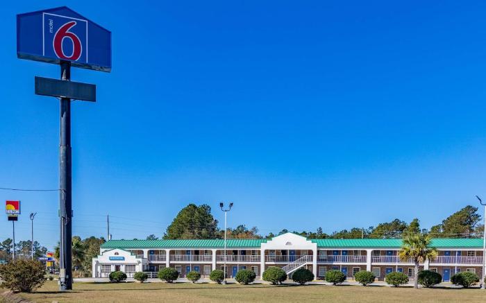 Motel 6 Walterboro, SC
