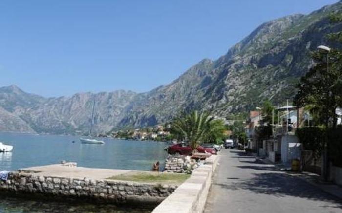 ROOMS & APARTMENTS DOBROTSKI DVORI