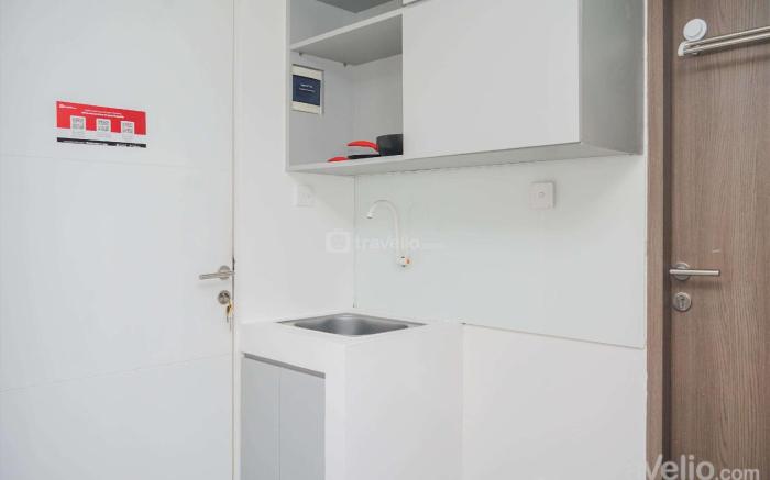 Warm & Simply Studio Urbantown Serpong By Travelio