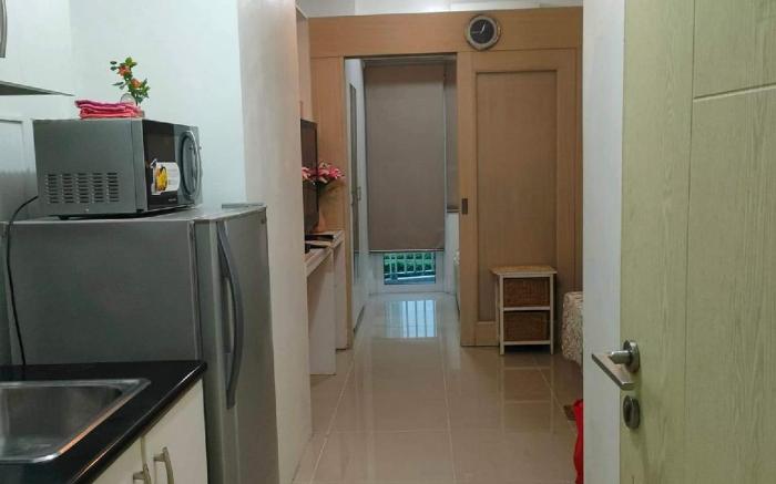 Ronnzel Staycation at Jazz Residence Makati 2