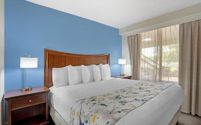 Best Western Inn & Suites - Monroe