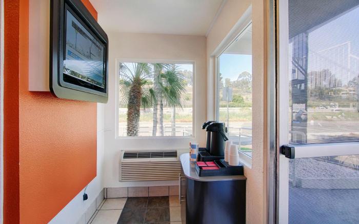 Motel 6 La Mesa, CA - San Diego